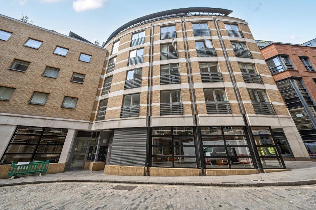 Main image of property: 33 Black Friars Lane, London, EC4V 6EP
