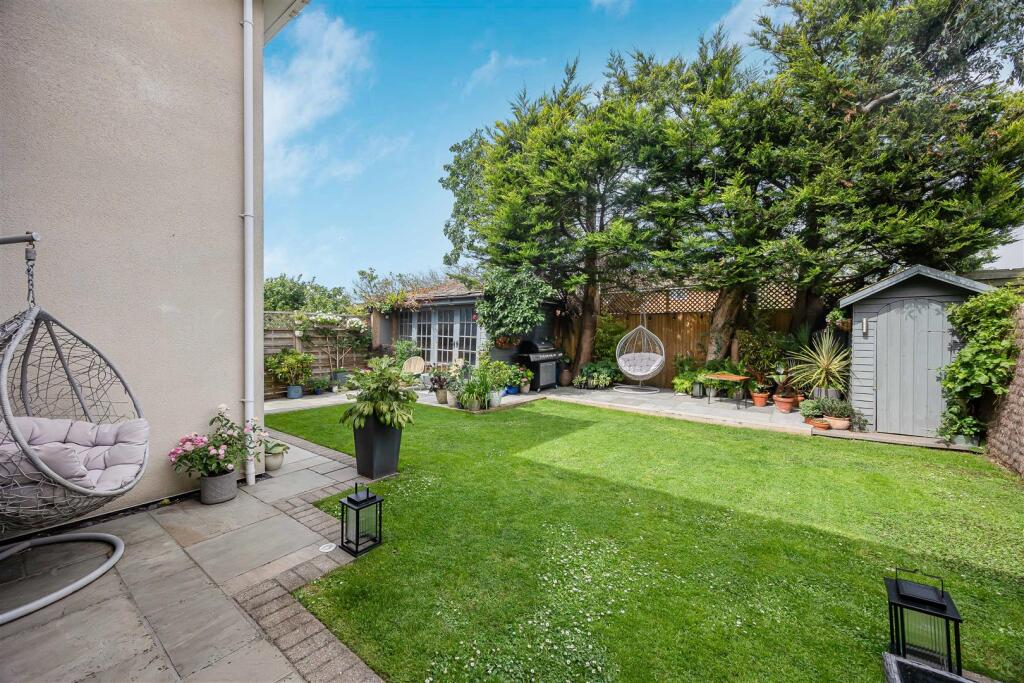House in Reading - More