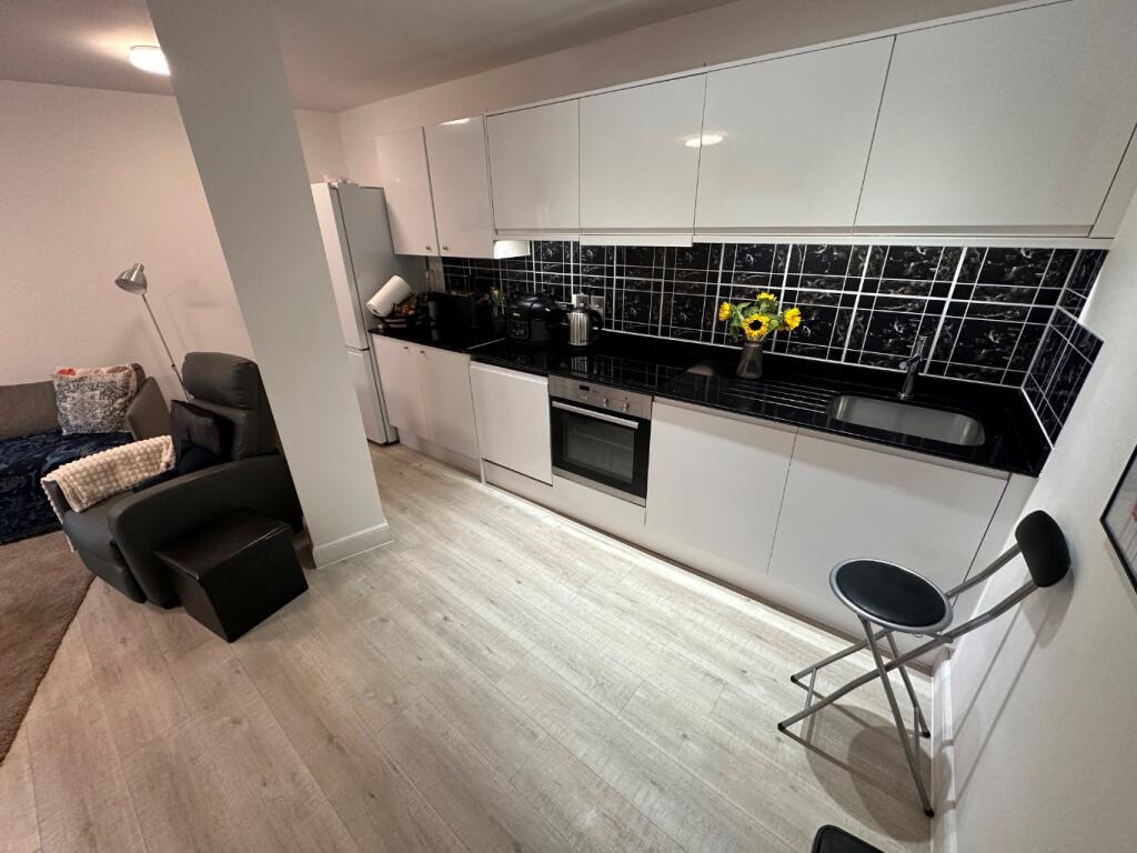 Apartment in Dunstable, Central Bedfordshire - More