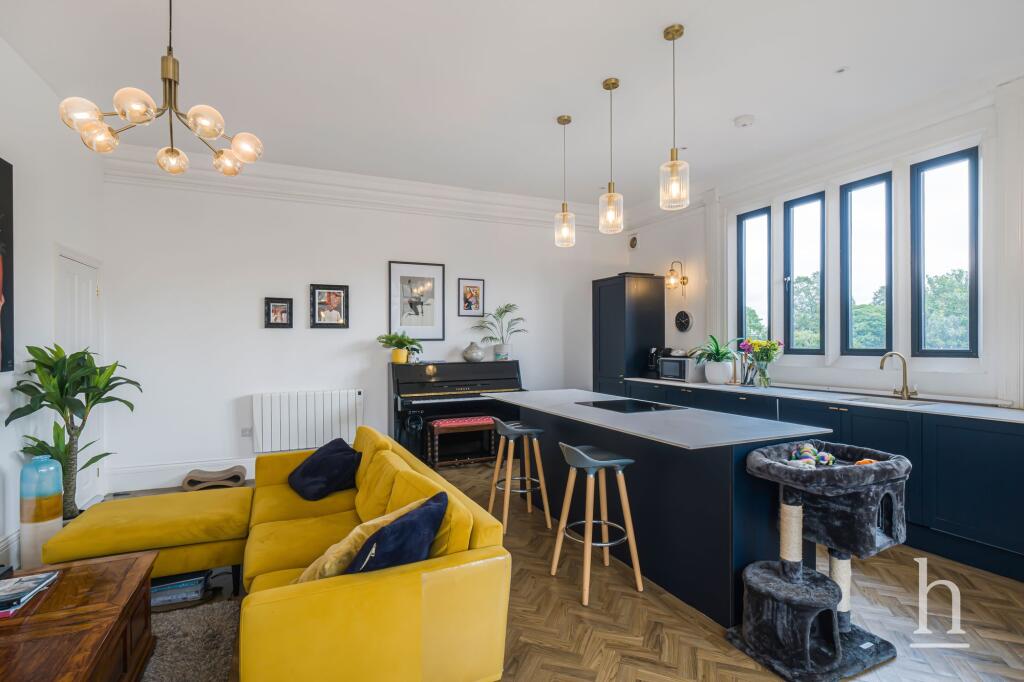 Apartment in Chester - View 5