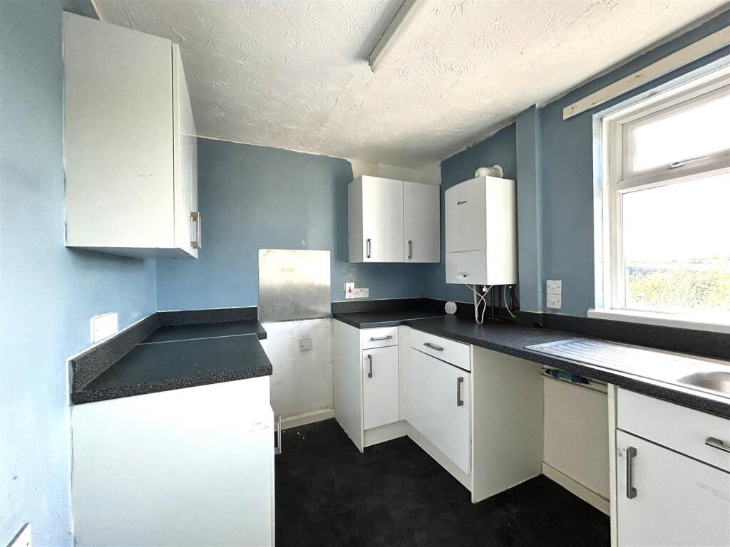Apartment in Chippenham, Hardenhuish, Cepen Park North - View 2