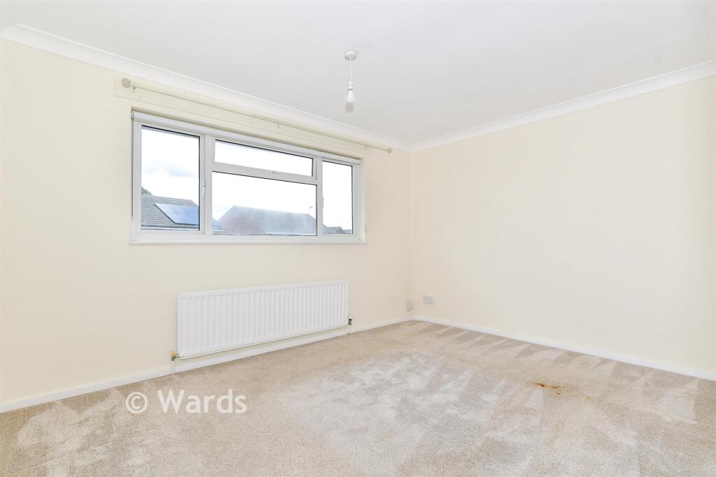 House in Tonbridge and Malling, Snodland - More
