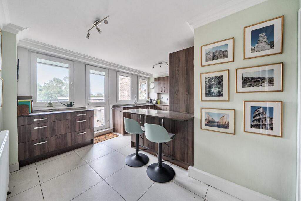 Apartment in Twickenham - More