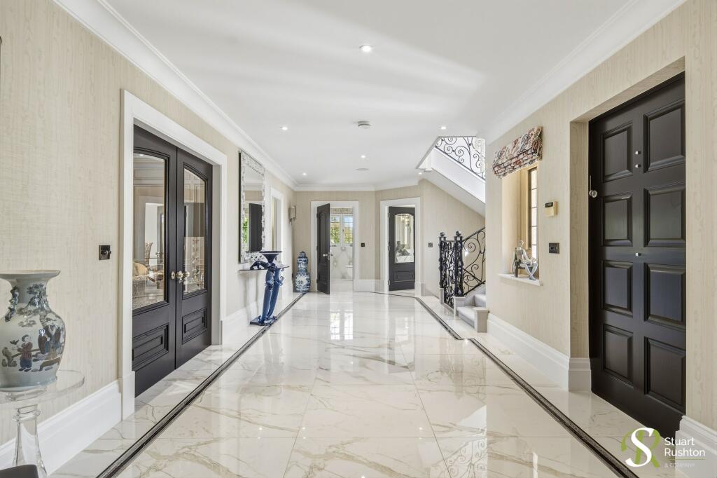 Chelford Road, Prestbury, SK10 photo 3