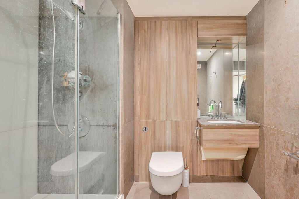Apartment in London - More