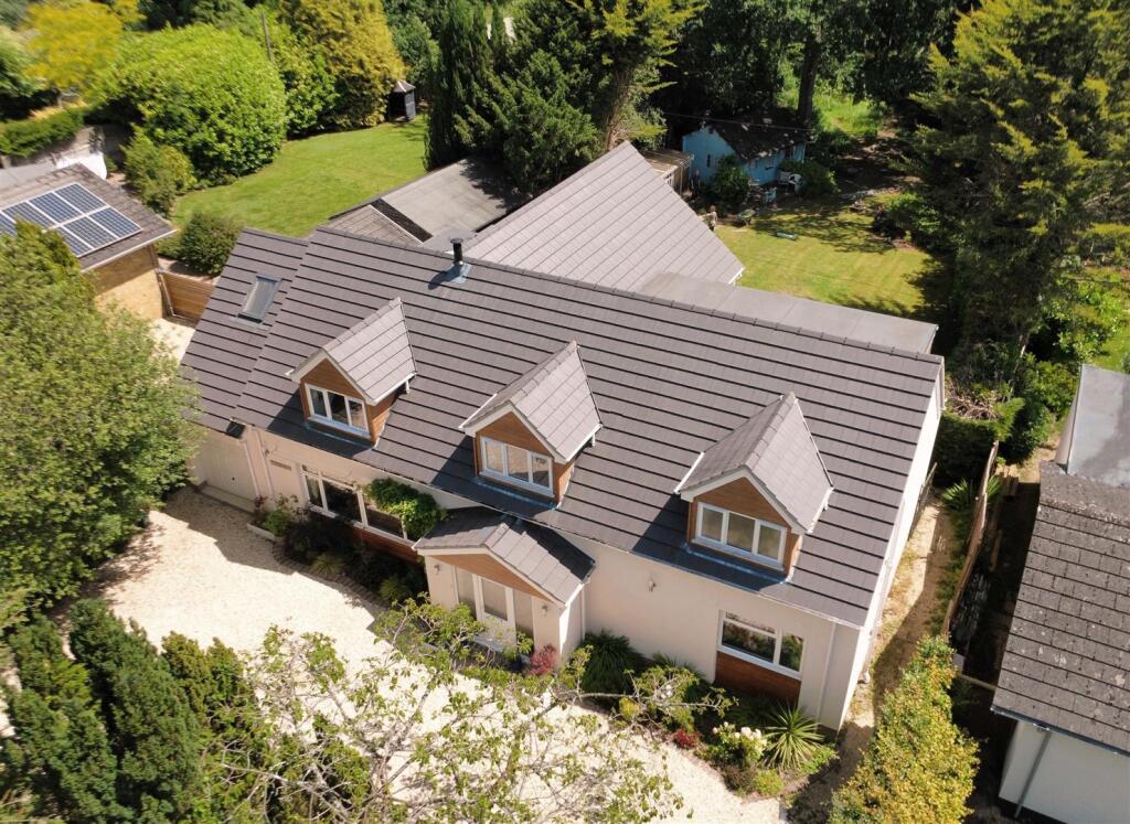 Main image of property: Broadlayings, Woolton Hill