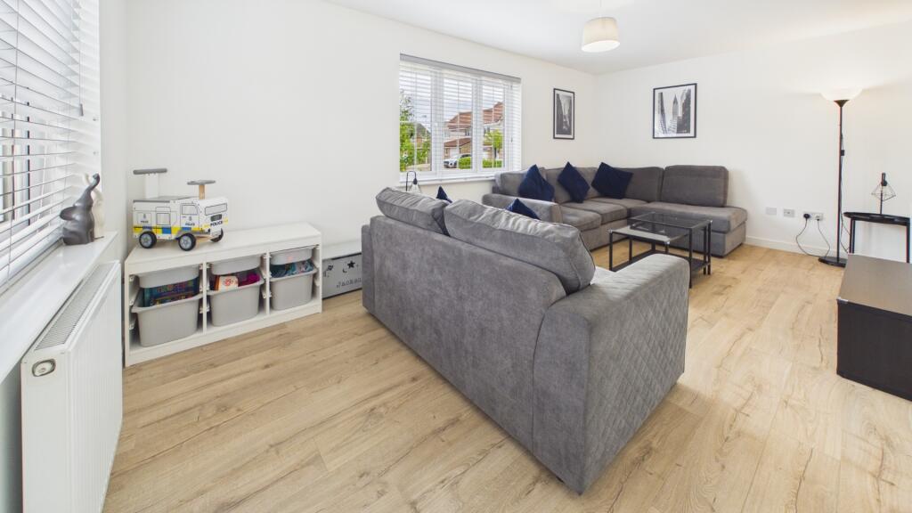 House in Paisley, Renfrewshire - More