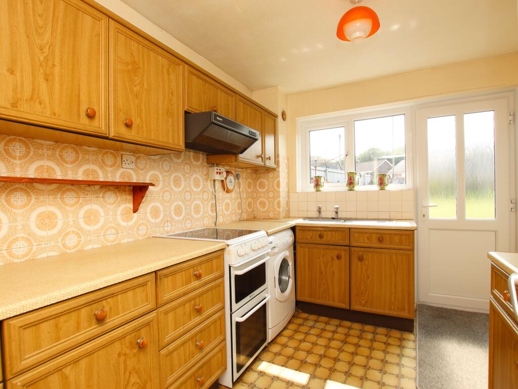 House in Cardiff, Tonyrefail - View 5