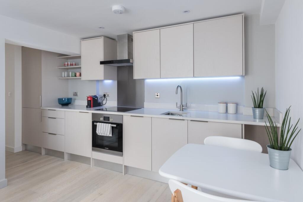 Apartment in Brighton - View 4