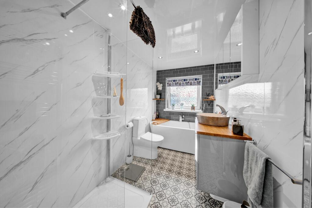 Additional image 31 of Coppersend, Whalley Road, Wilpshire -Three bedroom detached with 2 x 1 bedroom Apartments