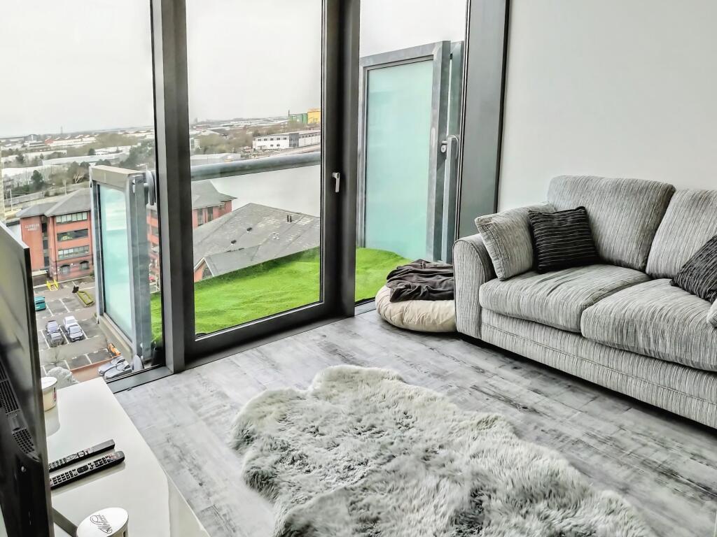 Apartment in Salford, Greater Manchester - View 2