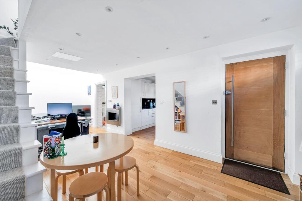 House in London - View 4
