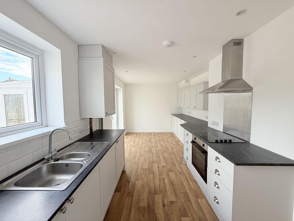 House in Newport, Llantilio Pertholey - View 3