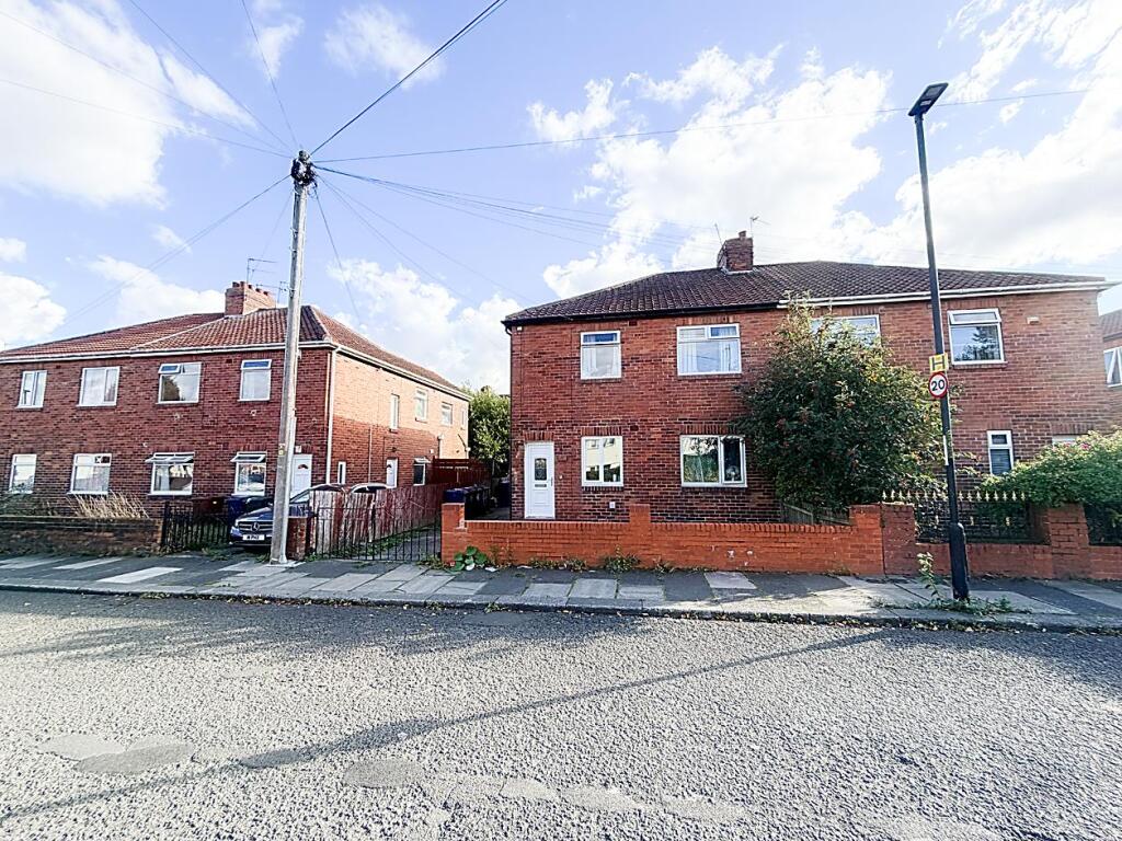 2-bed flat on Grace Street, Newcastle Upon Tyne, £70,000