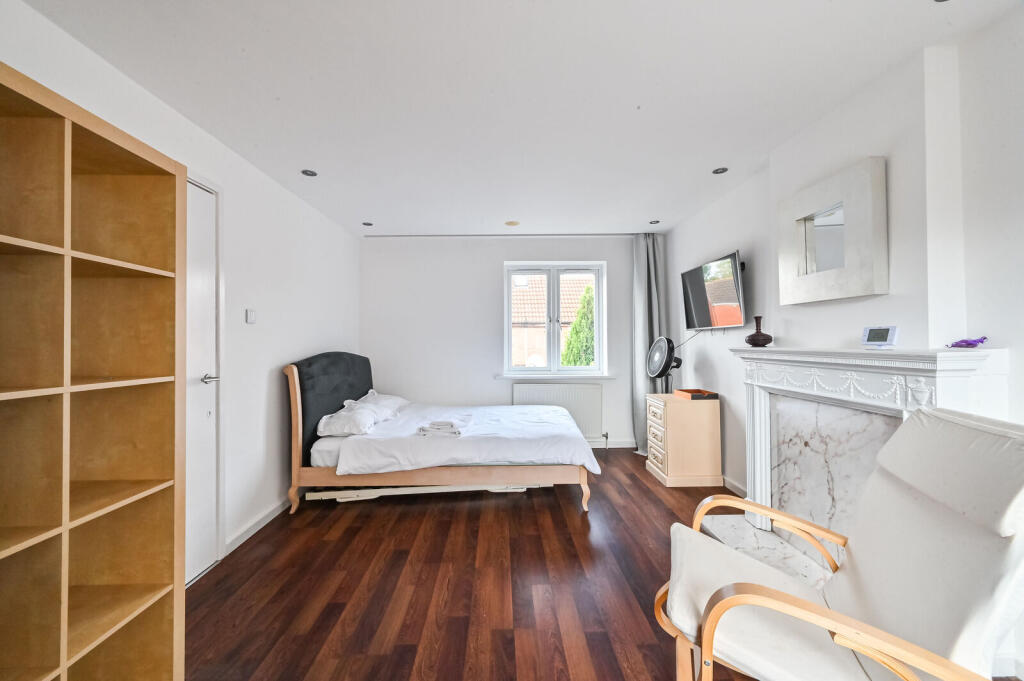 House in London, Beckton - View 4