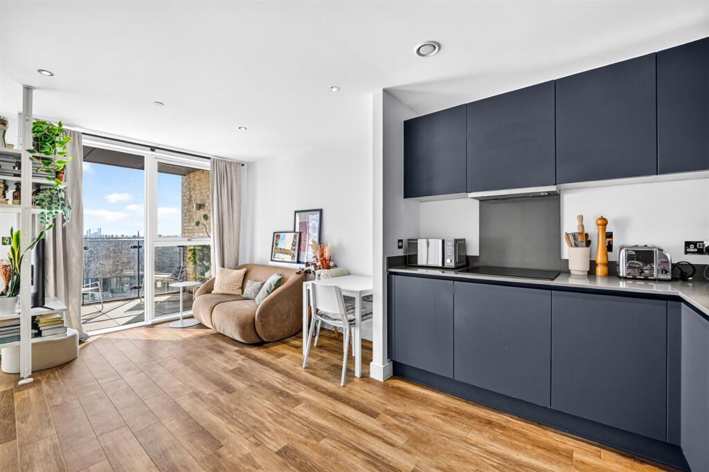 Apartment in London - View 2