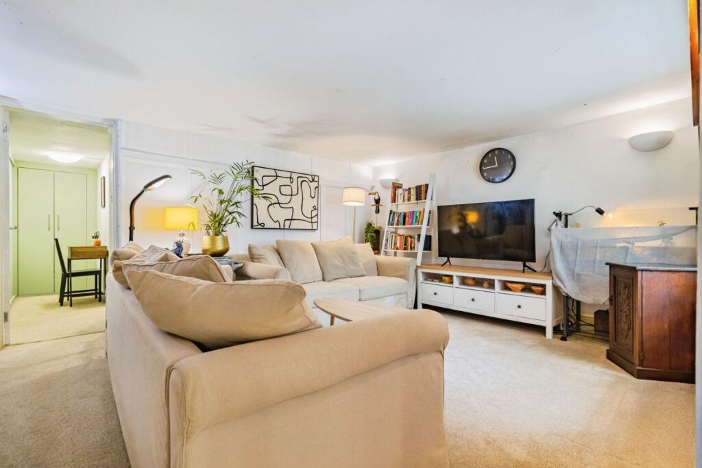 Apartment in Torquay - View 5
