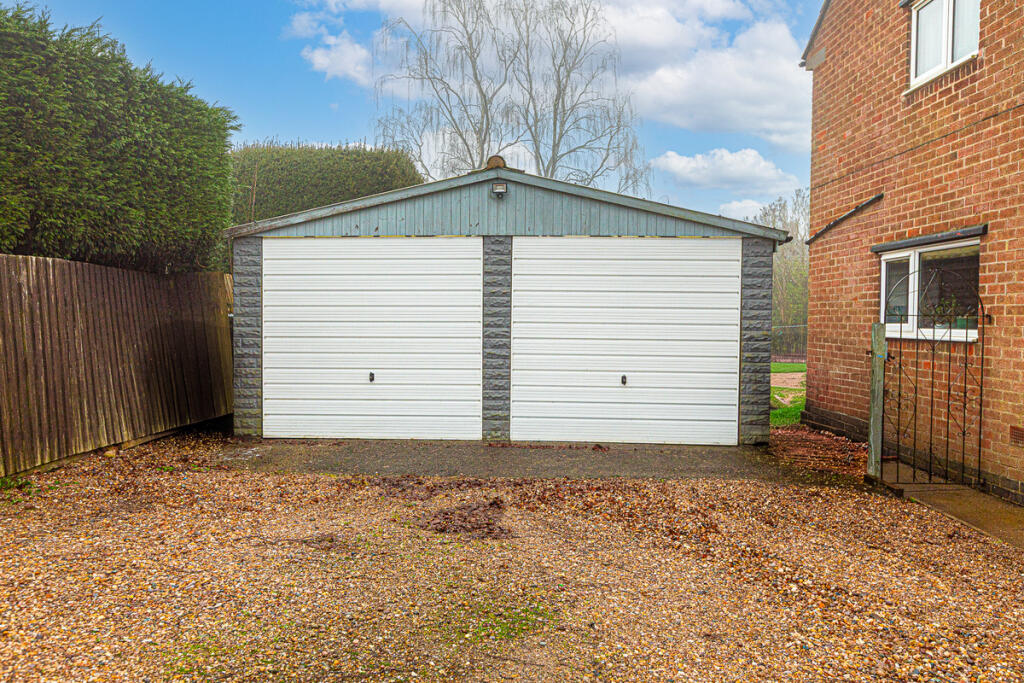 Church Drive, Markfield, LE67 photo 2