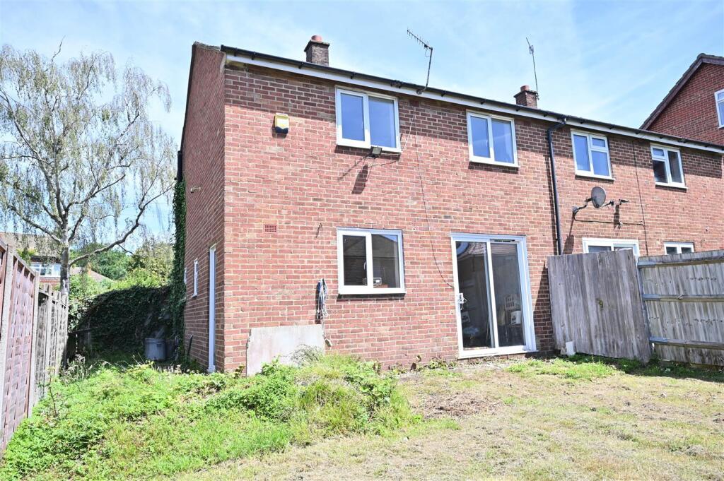 Malmstone Avenue, Merstham, RH1 3JL - View 3