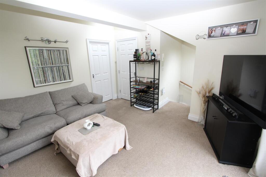 Main image of property: The Cross, Lymm