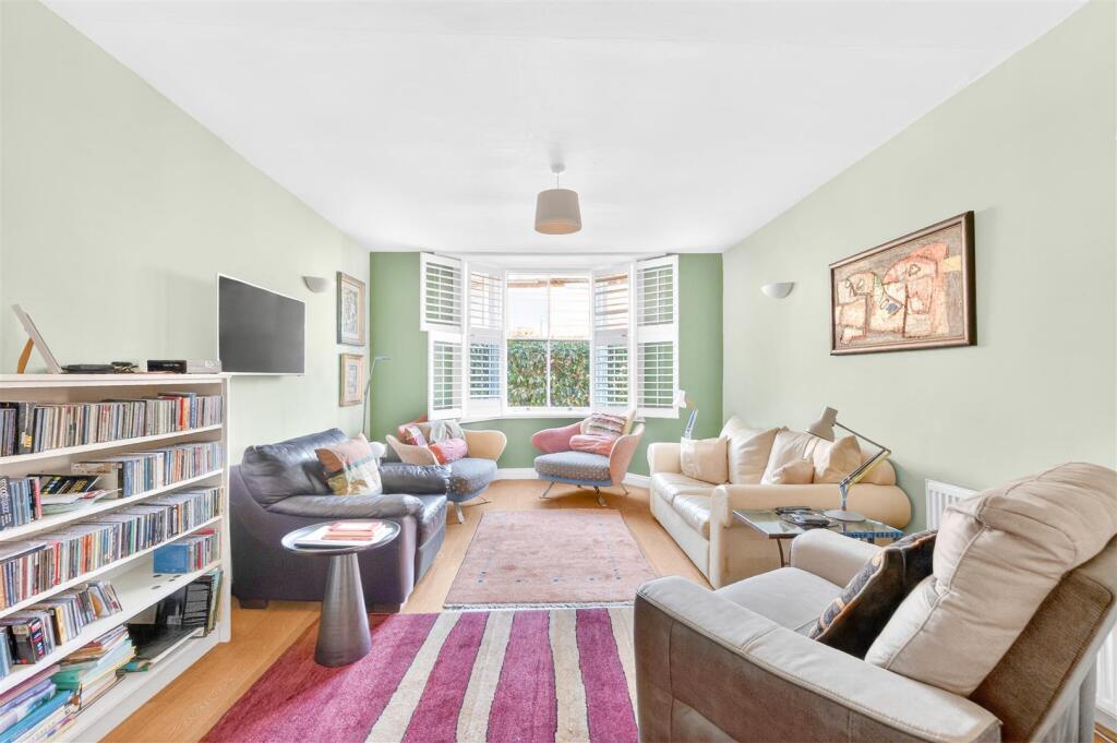 House in London, Walthamstow Village, Walthamstow - View 3