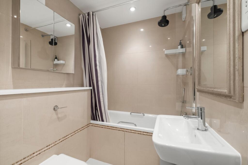 House in London - View 5