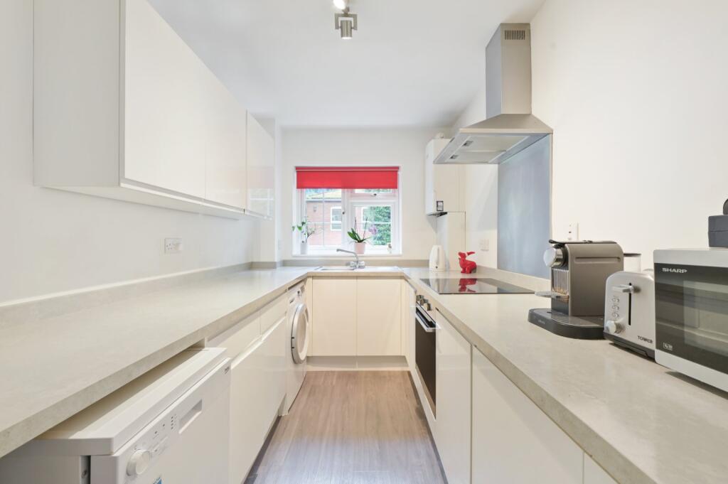 Apartment in Slough - View 2