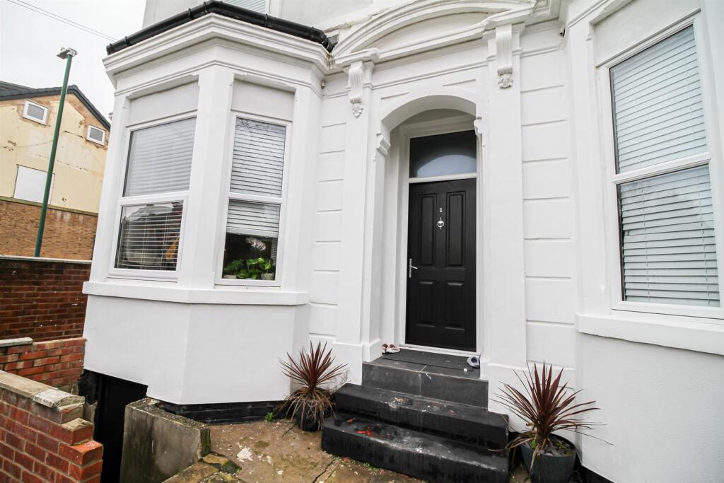 Main image of property: Beech Avenue, Nottingham