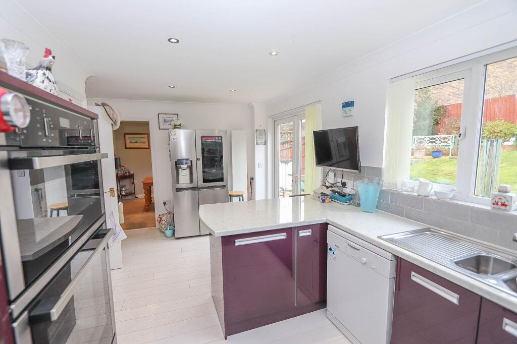 Balmoral Crescent, Okehampton, EX20 photo 4