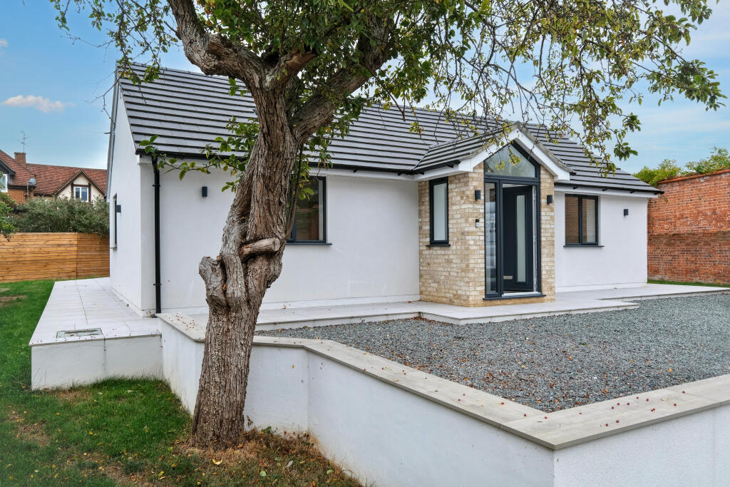 5 Bedroom Detached in SL6 8HF
