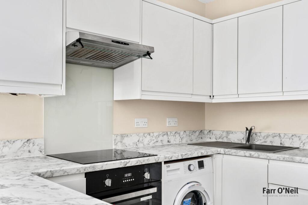 Apartment in Ilford - More