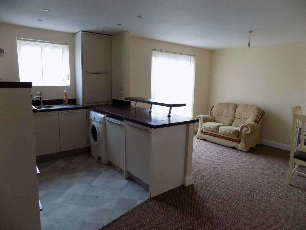 Leicester Court, Preston photo 5