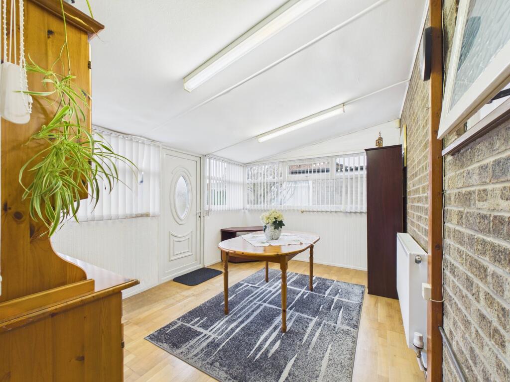 Zetland Crescent, Stenson Fields photo 3