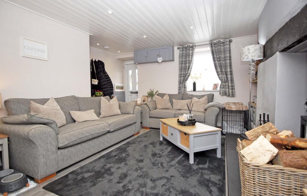 House in Gwynedd, Llanrug - View 4