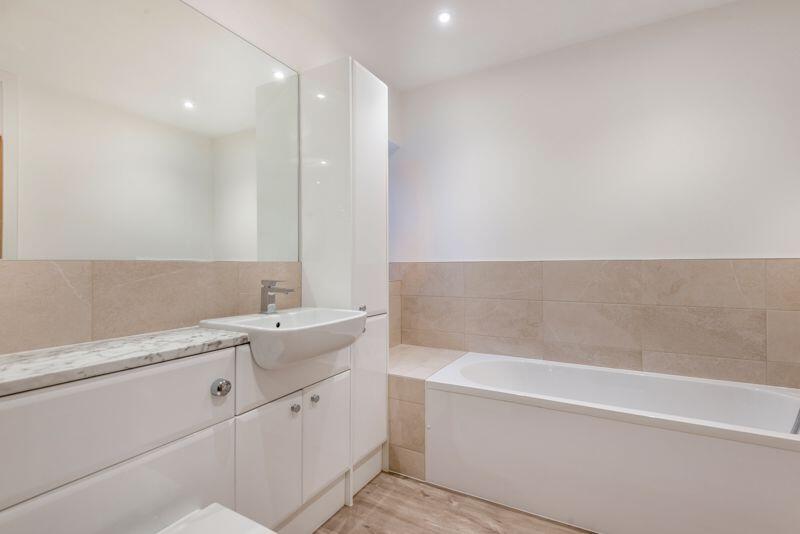 Apartment in Guildford - More