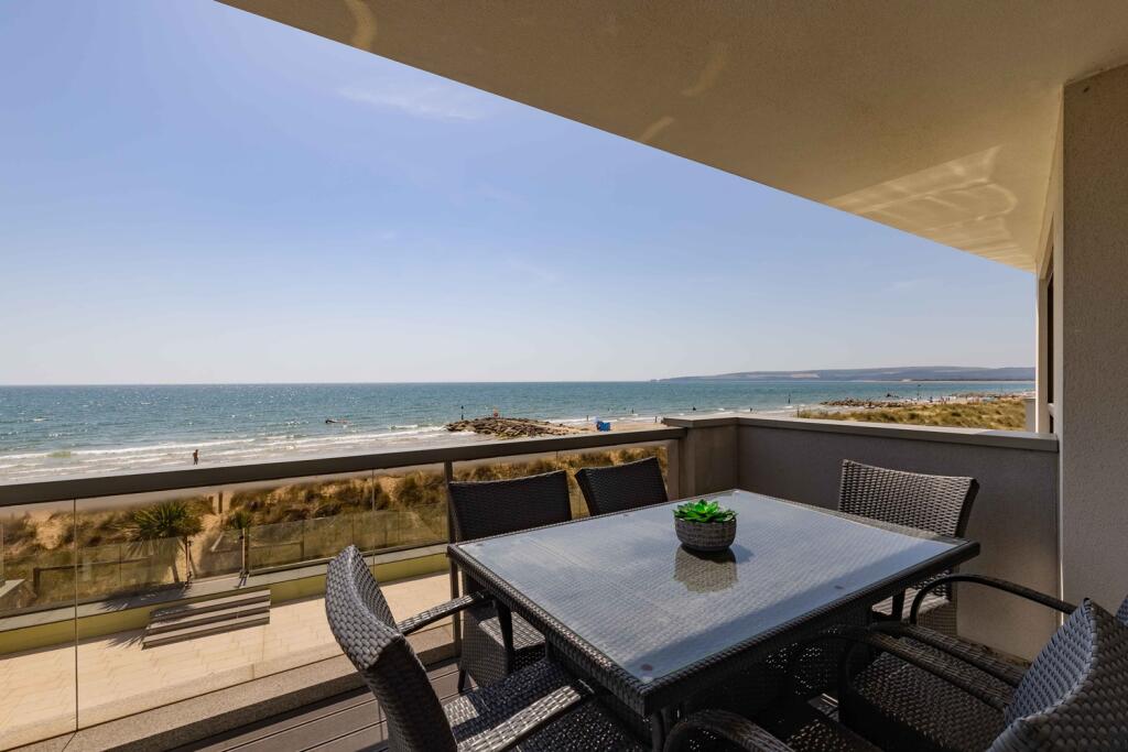 Apartment in Poole, Sandbanks - View 3