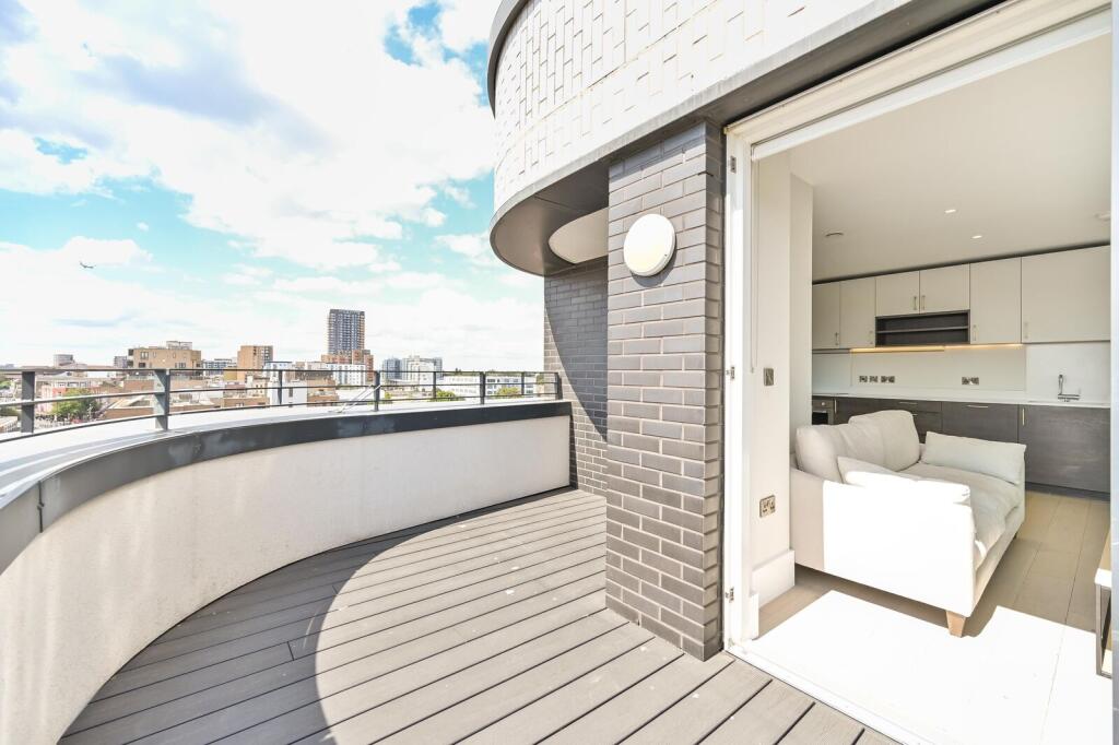 Apartment in Twickenham - View 2
