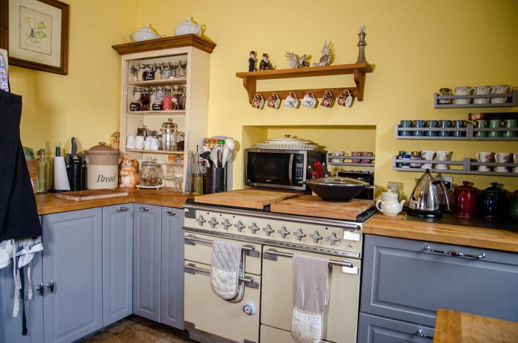 Swindon Street, Highworth, SN6 7AH - More