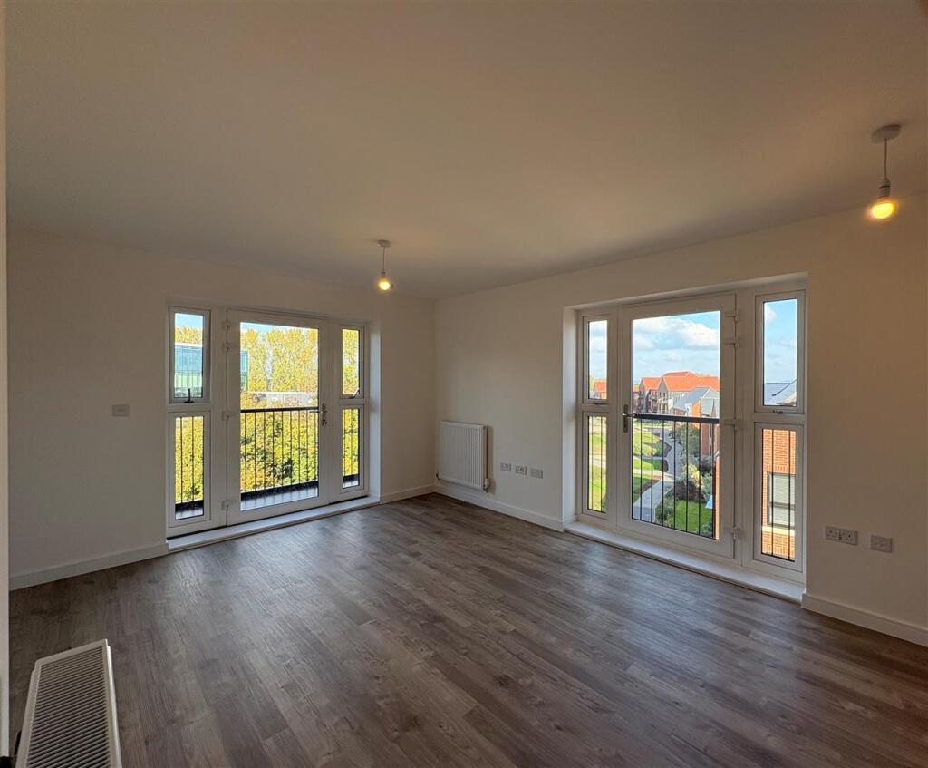 Apartment in Rochester - More