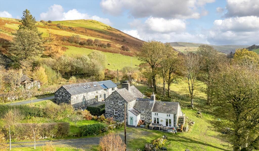 Main image of property: Cynllwyd Uchaf, Bala, LL23.