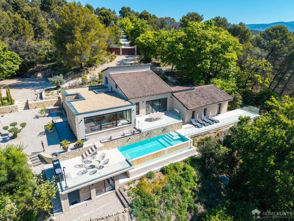 Main image of property: Provence-Alps-Cote d`Azur, Vaucluse, Malemort-du-Comtat