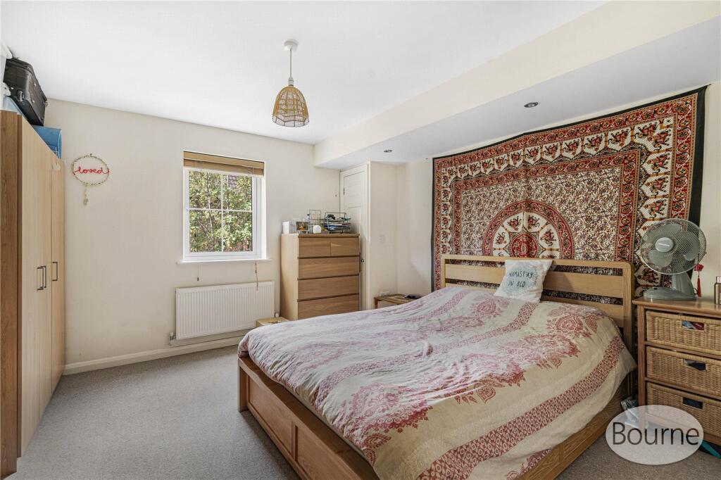 Apartment in Guildford - More