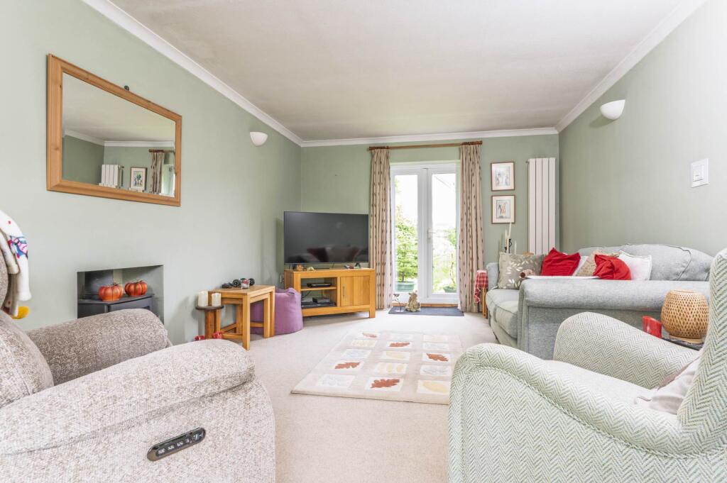 Woodlands Close, Milton Under Wychwood photo 4