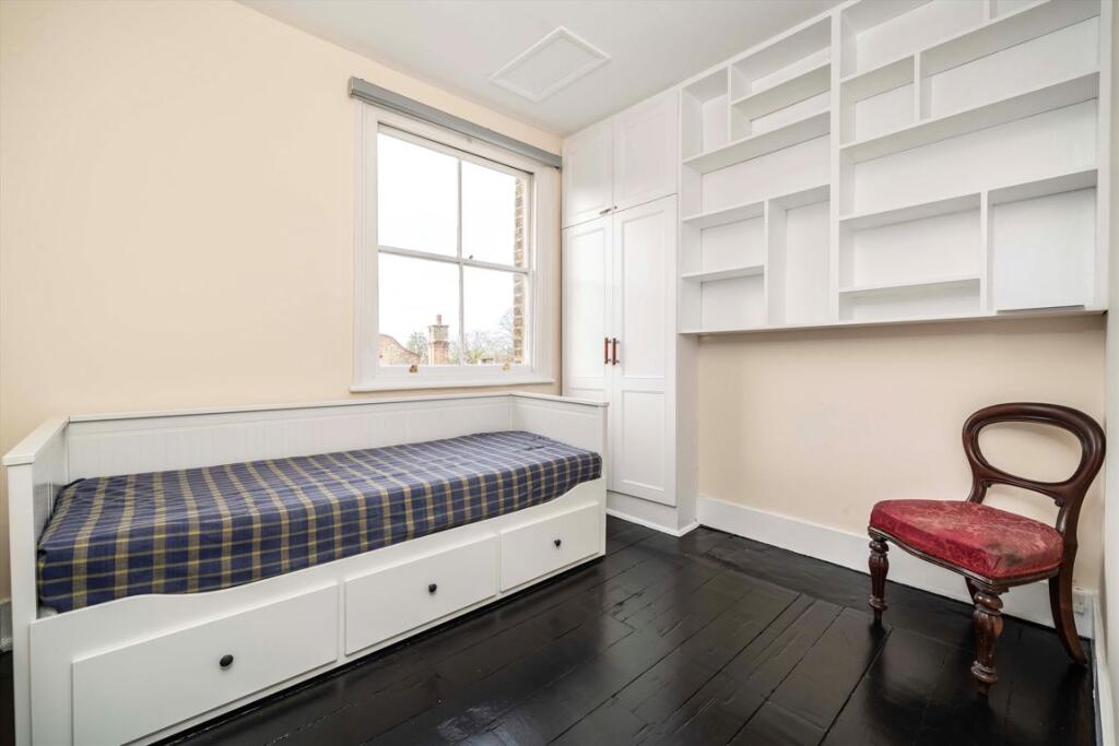 Apartment in London - More
