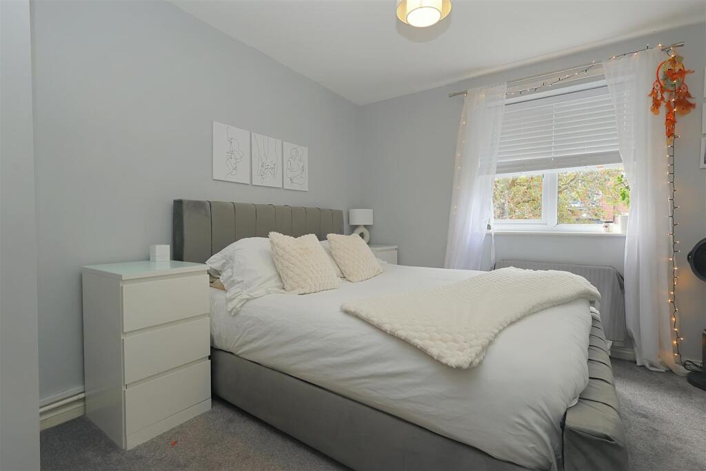 Apartment in Leeds, West Yorkshire - More