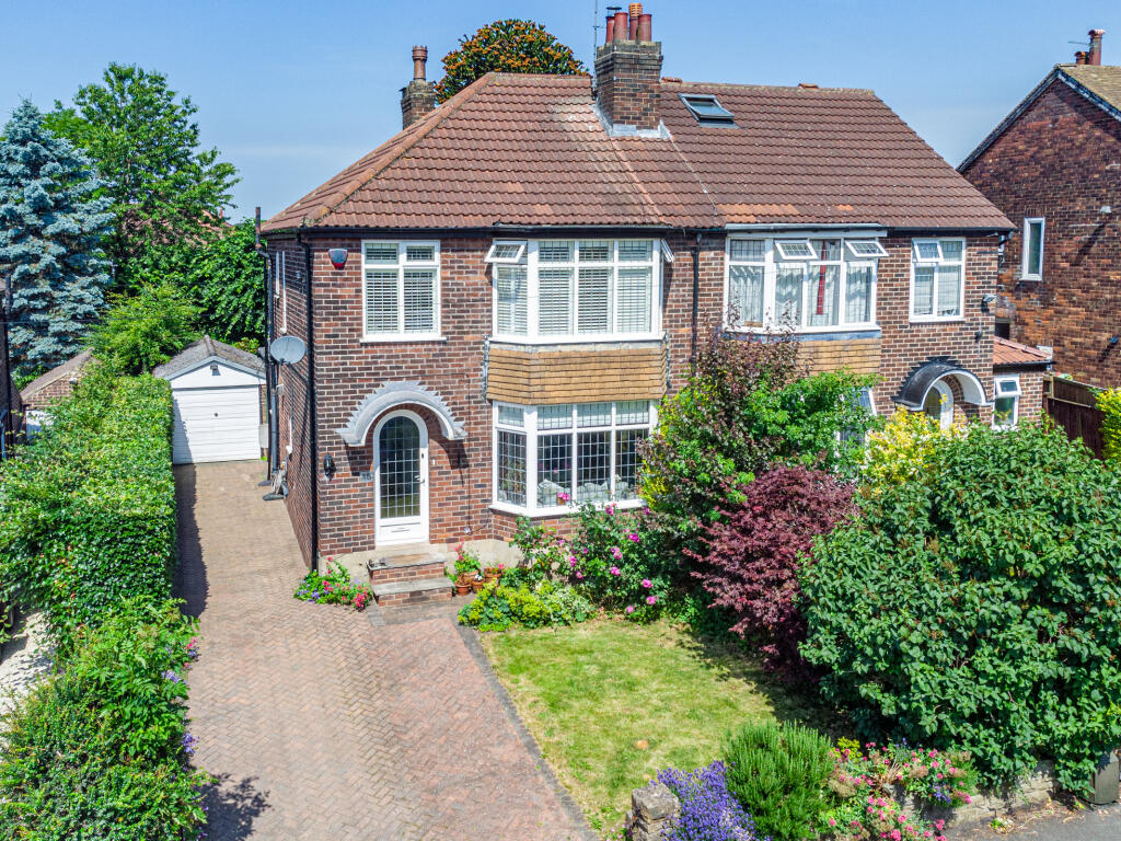 Main image of property: Carr Manor View, Leeds, LS17