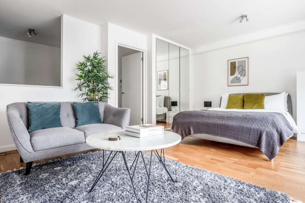 Main image of property: Marlyn Lodge, Portsoken Street, London