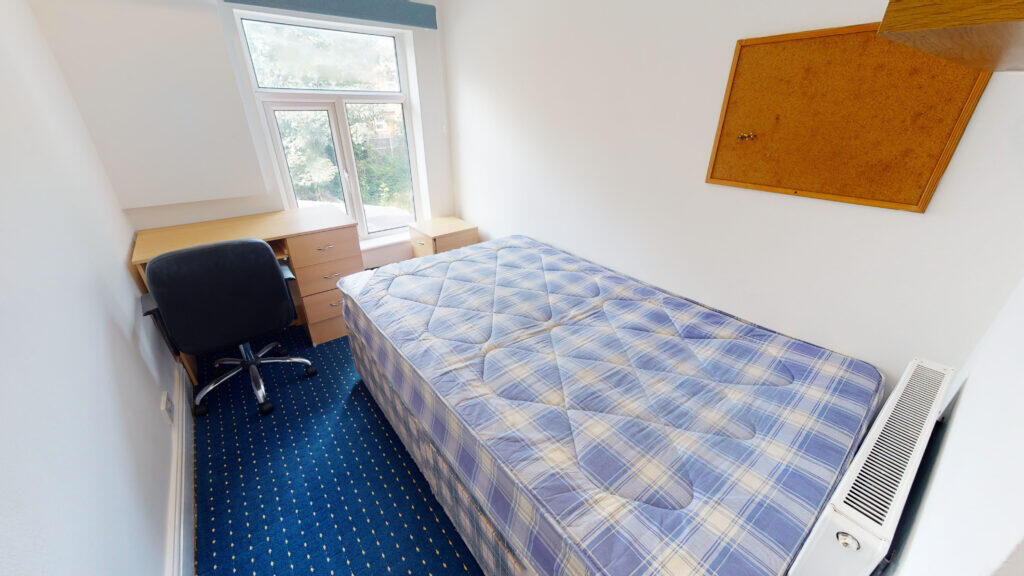 6 bedroom house for rent