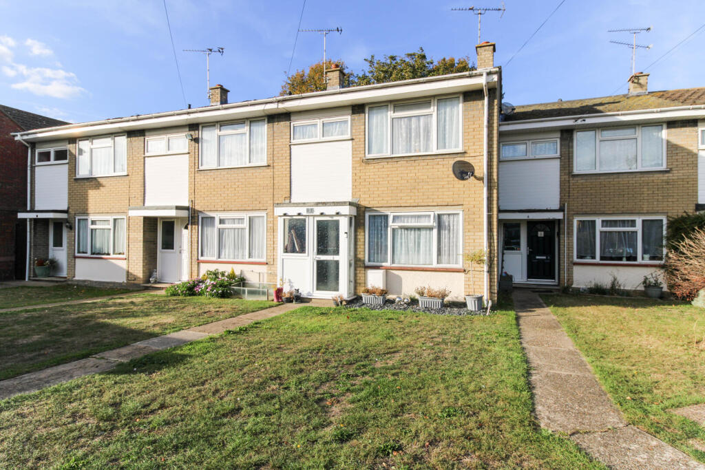 3-bed terraced on Brougham Close, Great Wakering, £300,000