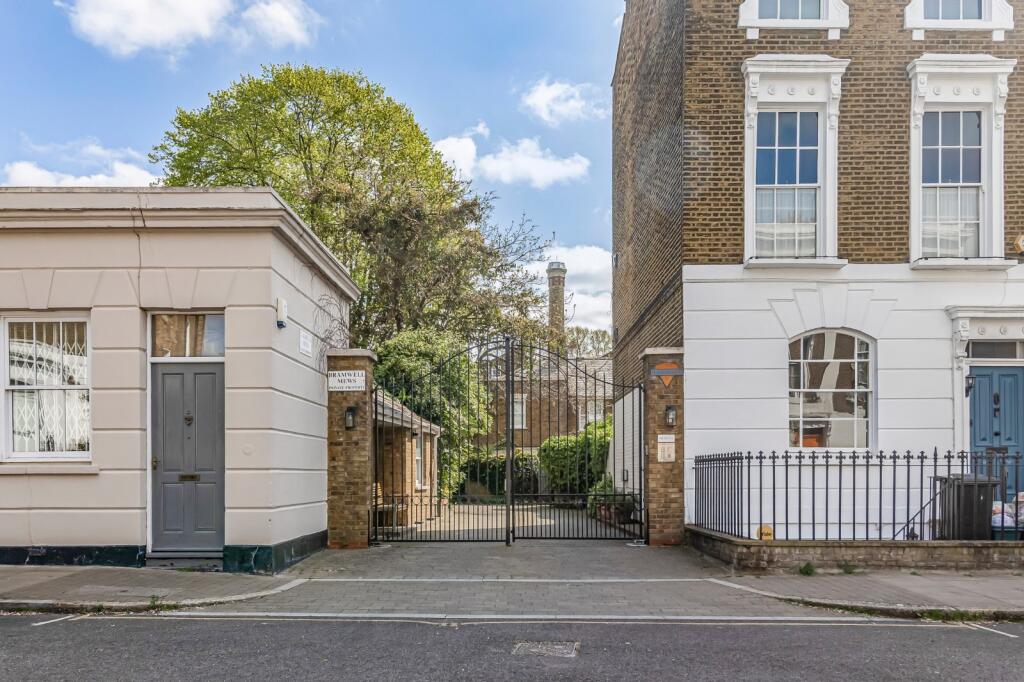 Apartment in London - View 5